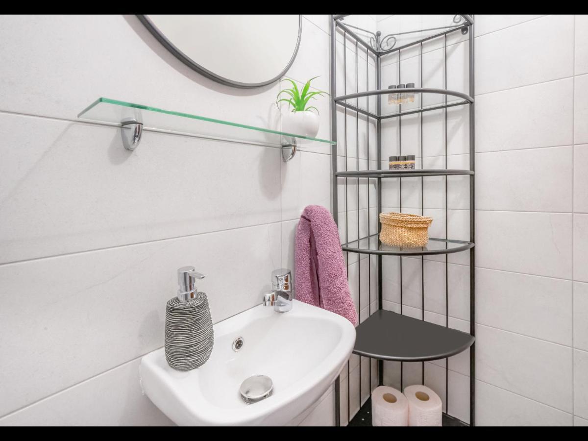 Omalia Apartment Прінос Екстер'єр фото