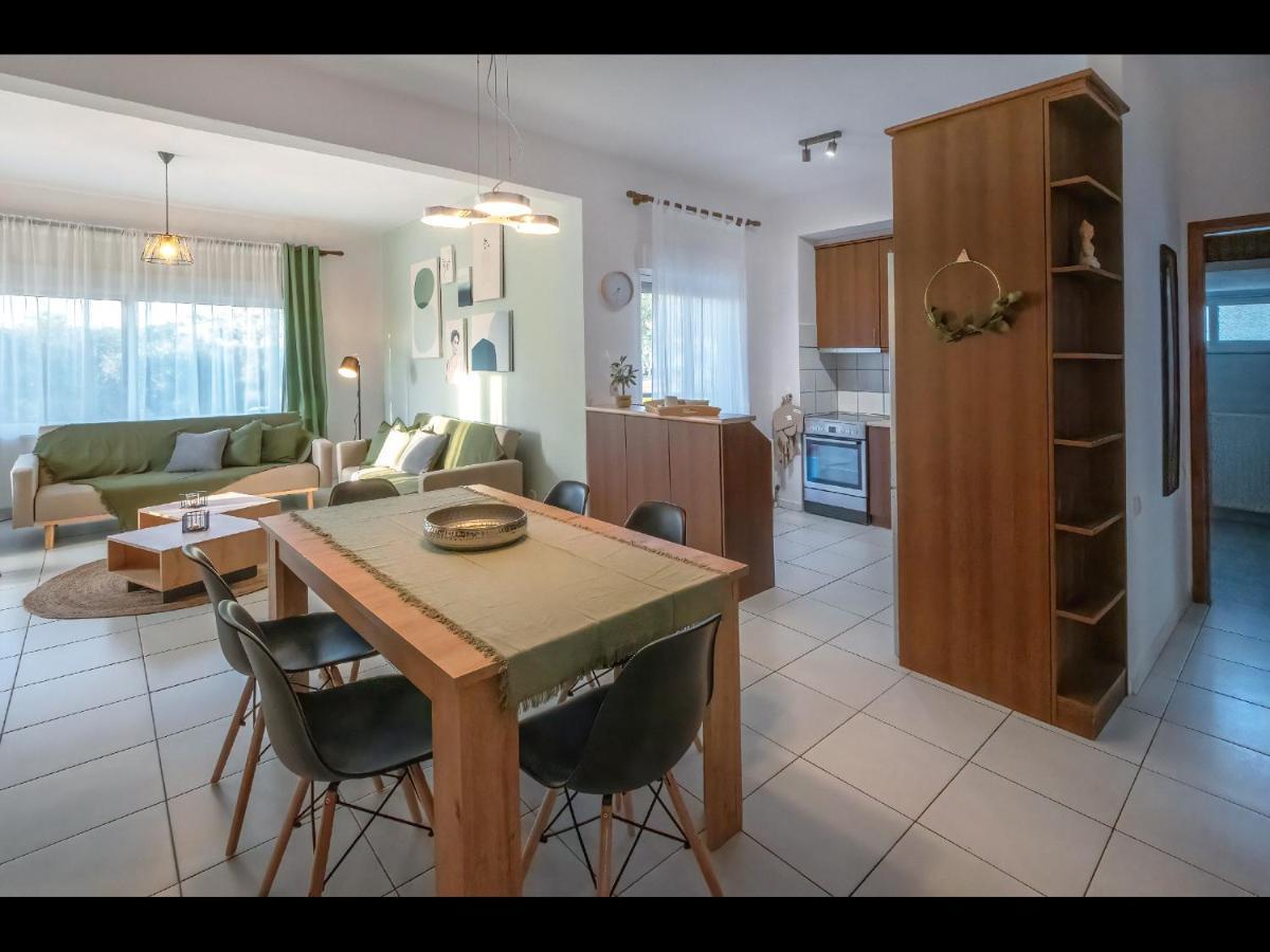 Omalia Apartment Прінос Екстер'єр фото